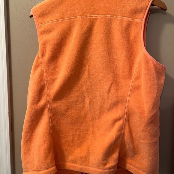 Vineyard Vines fleece orange vest size medium - Picture 4 of 5